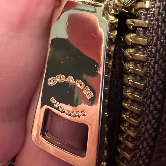 Coach bag Excellent condition Color: Burgundy - Picture 7 of 15